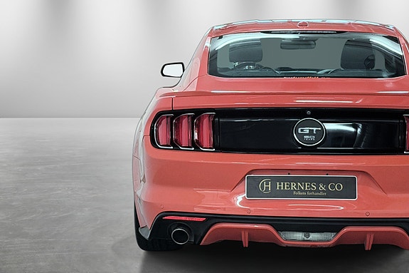 Ford Mustang 10 of 30