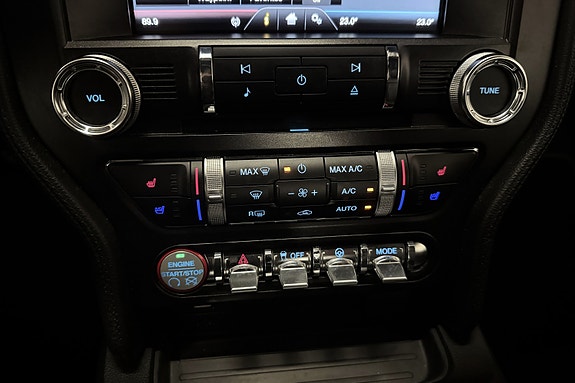 Ford Mustang 27 of 30