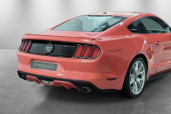 Ford Mustang 8 of 30