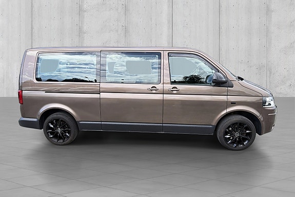 Volkswagen Caravelle 7 of 20