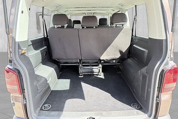 Volkswagen Caravelle 19 of 20