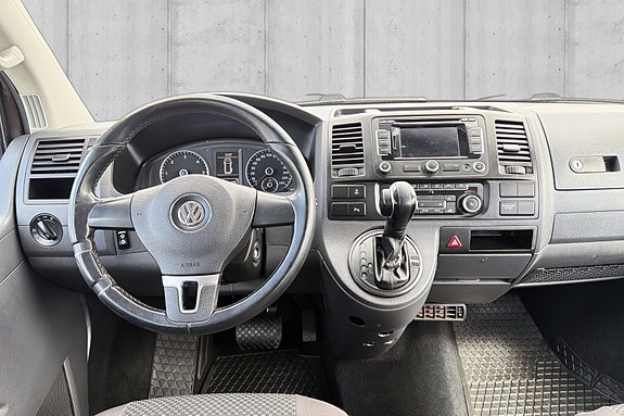 Volkswagen Caravelle 10 of 20