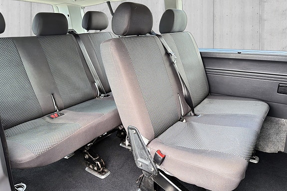 Volkswagen Caravelle 18 of 20
