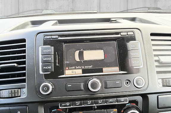 Volkswagen Caravelle 13 of 20