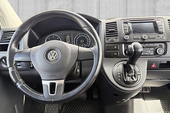 Volkswagen Caravelle 11 of 20