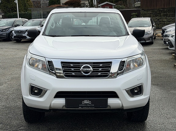 Nissan Navara 2 of 16