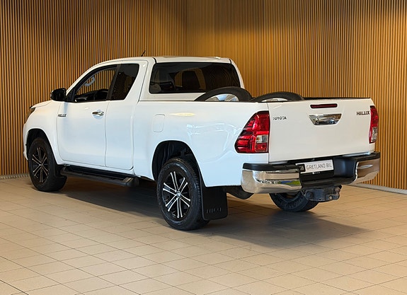 Toyota HiLux 7 of 21