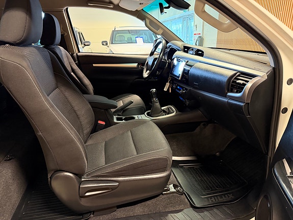 Toyota HiLux 20 of 21