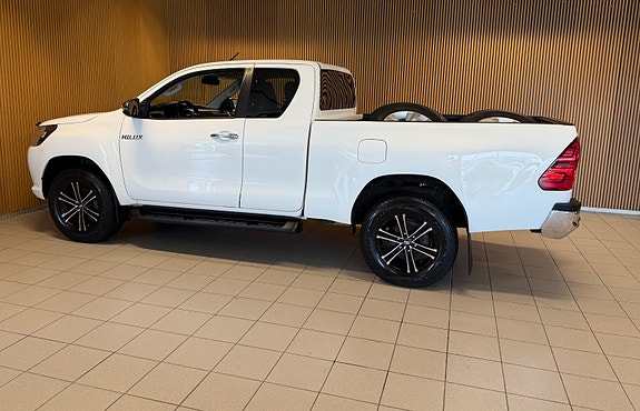 Toyota HiLux 8 of 21