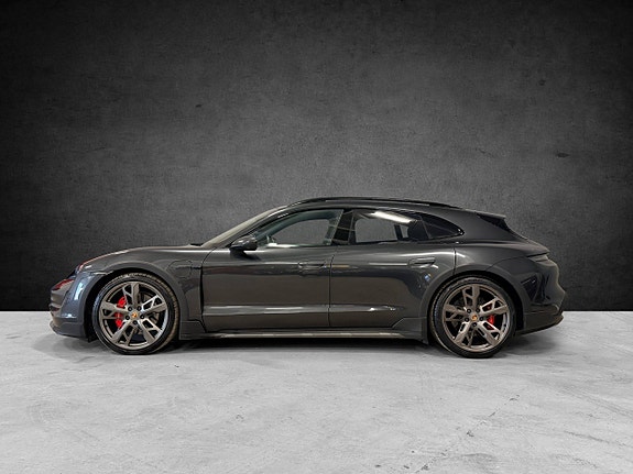 Porsche Taycan 13 of 30
