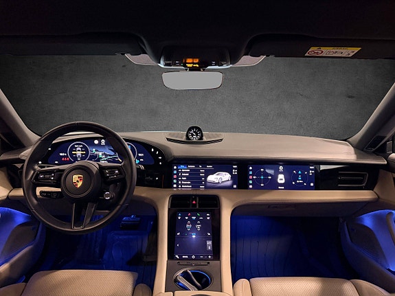 Porsche Taycan 20 of 30