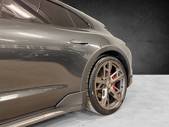 Porsche Taycan 15 of 30