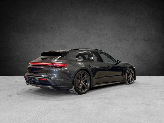 Porsche Taycan 2 of 30