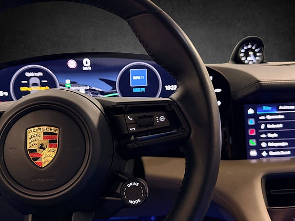 Porsche Taycan 23 of 30