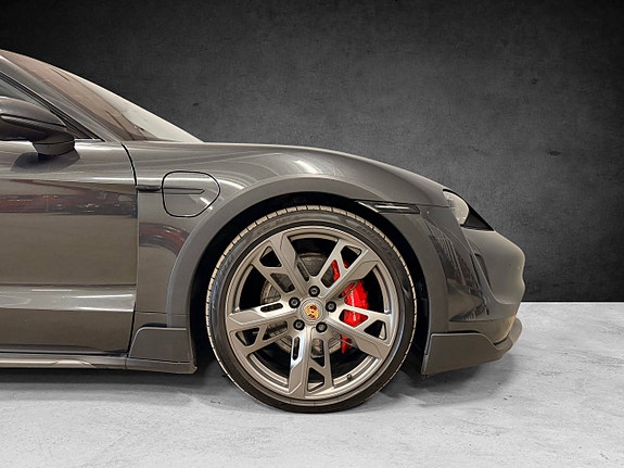 Porsche Taycan 8 of 30