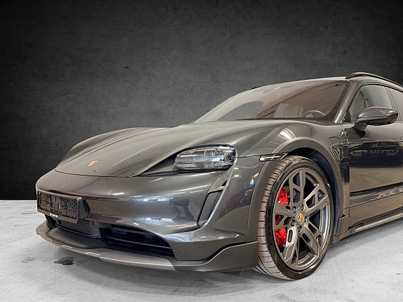 Porsche Taycan 11 of 30