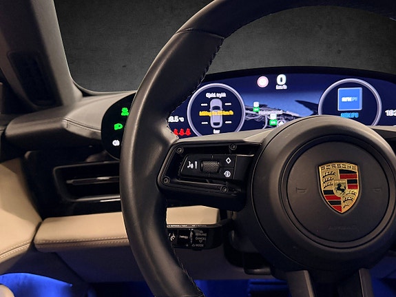 Porsche Taycan 22 of 30
