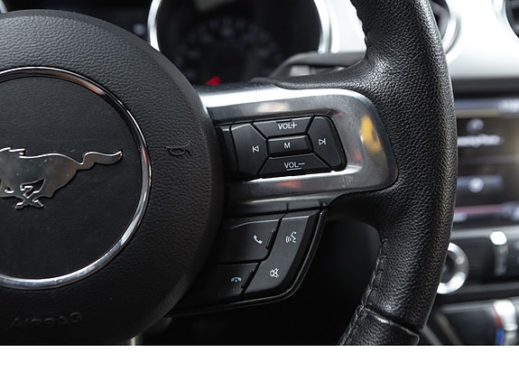 Ford Mustang 23 of 30