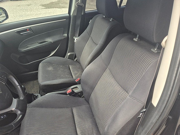 Suzuki Swift 7 of 9