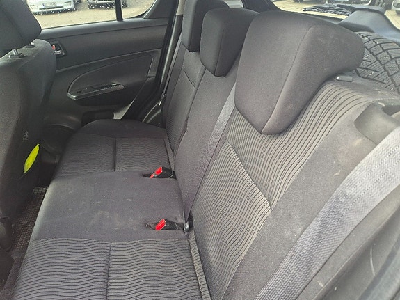 Suzuki Swift 8 of 9