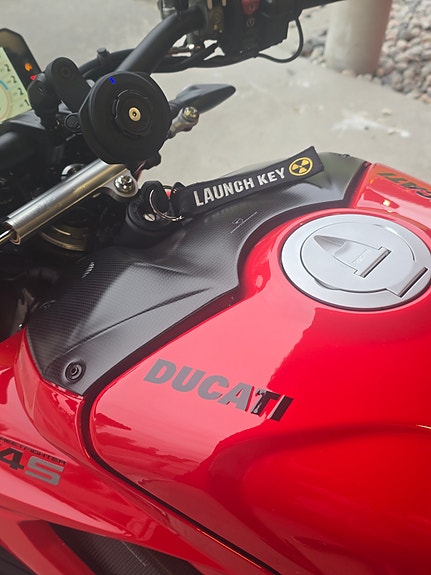 Ducati Streetfighter V4 S 16 of 18