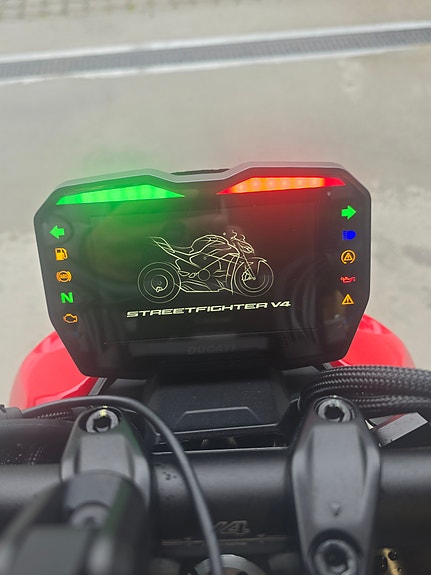 Ducati Streetfighter V4 S 8 of 18