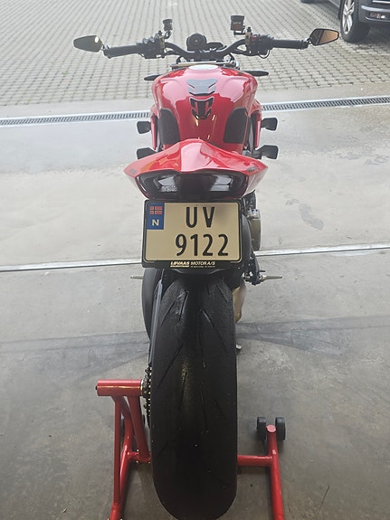 Ducati Streetfighter V4 S 7 of 18