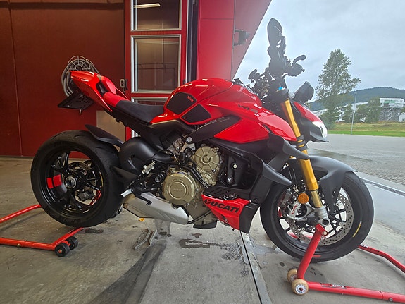 Ducati Streetfighter V4 S 18 of 18