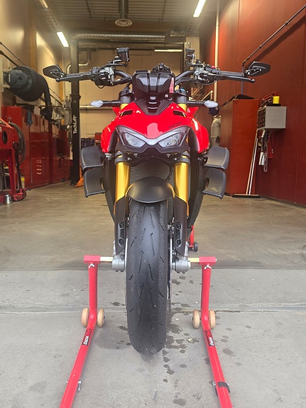 Ducati Streetfighter V4 S 5 of 18