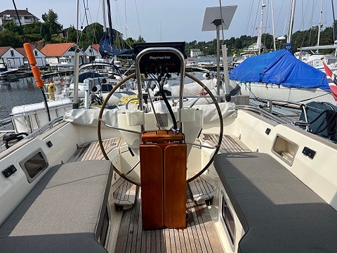 Flott velholdt dekksalong yacht 18 of 30
