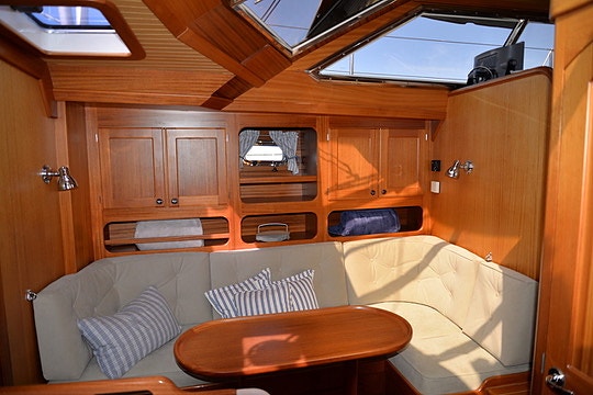Flott velholdt dekksalong yacht 30 of 30