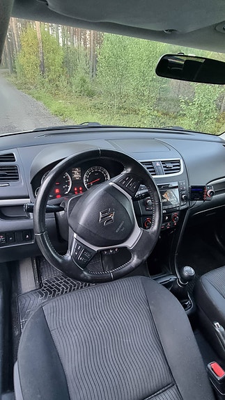 Suzuki Swift 18 of 30