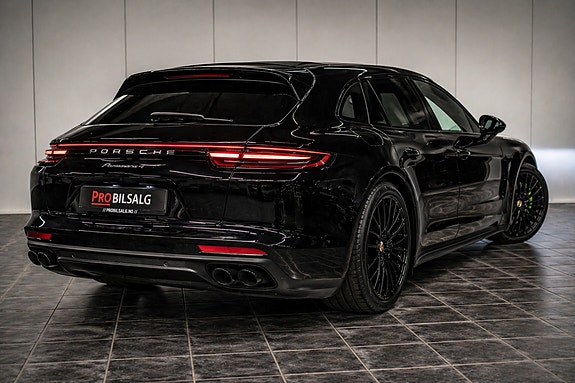 Porsche Panamera 3 of 30