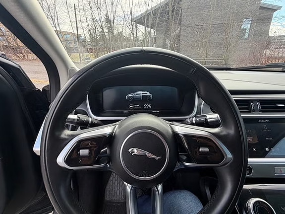 Jaguar I-PACE 15 of 19
