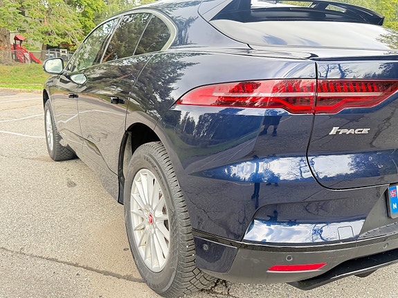Jaguar I-PACE 6 of 19