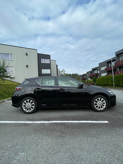 Lexus CT200h 6 of 30