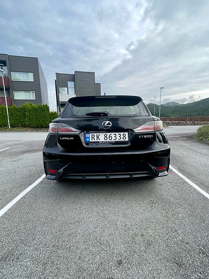 Lexus CT200h 12 of 30