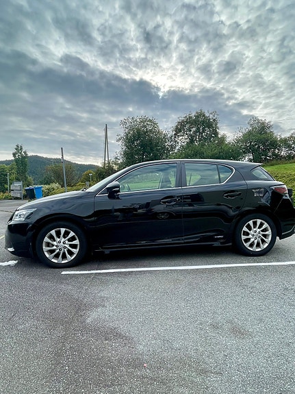 Lexus CT200h 7 of 30