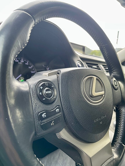 Lexus CT200h 20 of 30