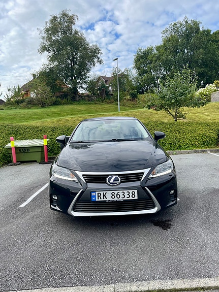 Lexus CT200h 3 of 30