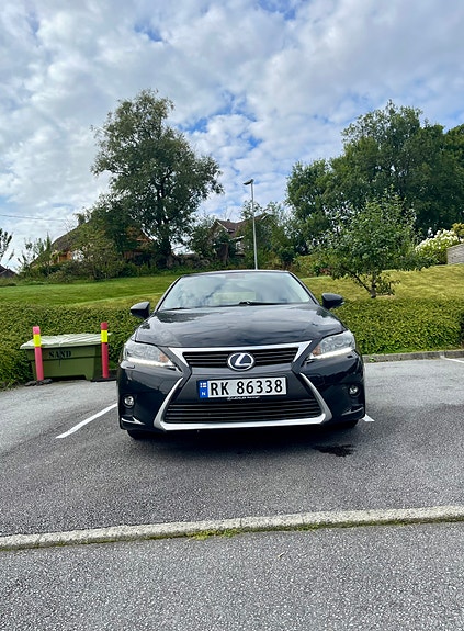 Lexus CT200h 4 of 30