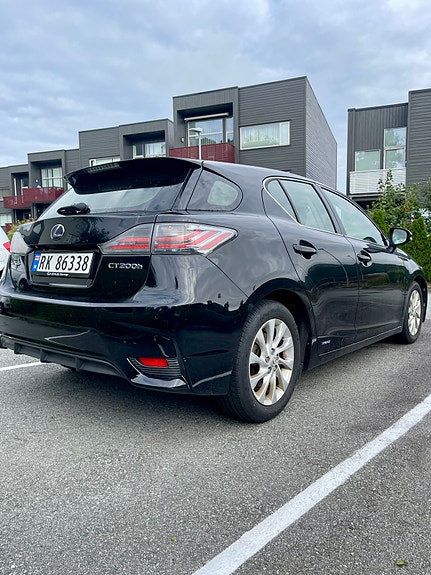 Lexus CT200h 9 of 30