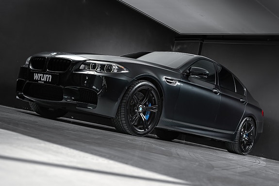 BMW M5 2 of 30