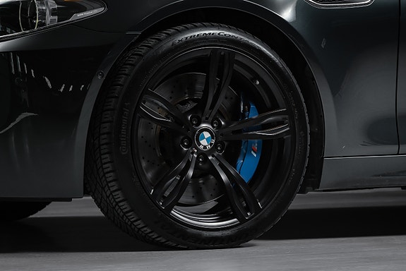 BMW M5 3 of 30