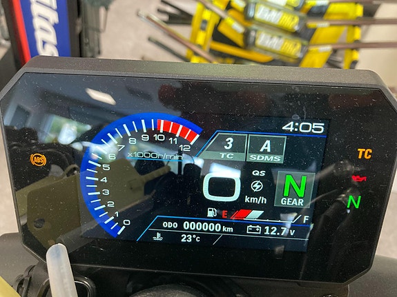 Suzuki GSX-8T Spar 15 000kr på utstillingsmodell 4 of 30