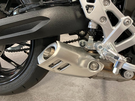 Suzuki GSX-8T Spar 15 000kr på utstillingsmodell 9 of 30