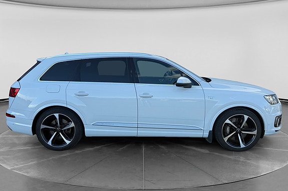 Audi Q7 5 of 23