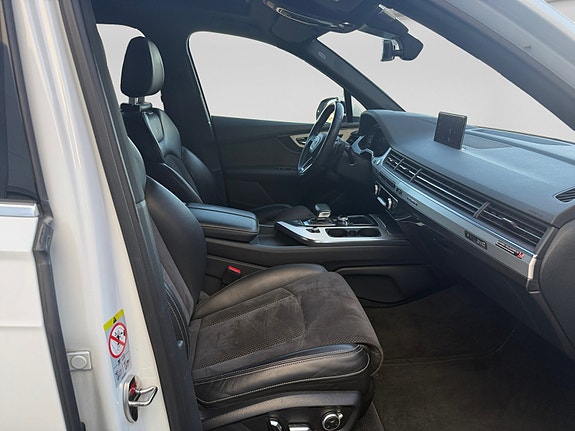 Audi Q7 15 of 23