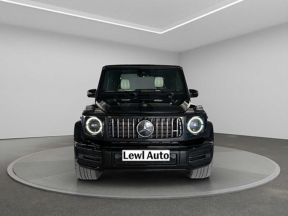 Mercedes-Benz G63 2 of 25