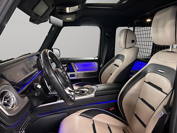 Mercedes-Benz G63 10 of 25